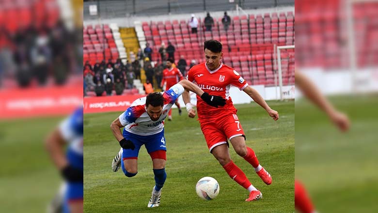 Balıkesirspor, Silivrispor'u Farklı Geçti: 4-0 Balıkesirspor, Silivrispor'u Farklı Geçti: 4-0
