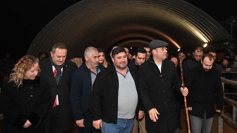 Başkan Akın, Haftaya Hayvan Pazarı Ziyaretiyle Başladı