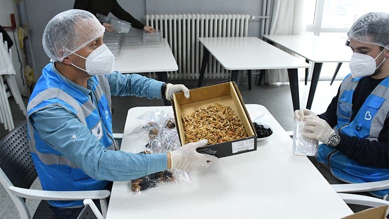 Başkan Akın’dan Çocuklara Beslenme Desteği Başkan Akın’dan Çocuklara Beslenme Desteği