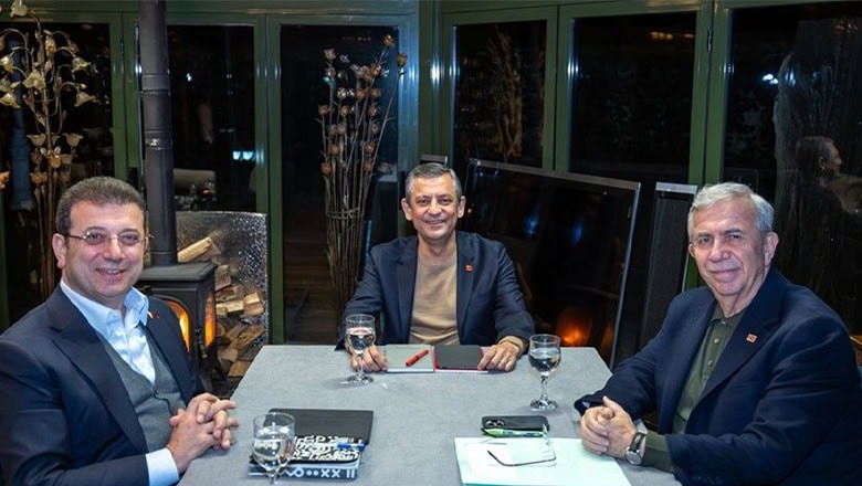 CHP Lideri Özgür Özel, İmamoğlu ve Yavaş ile Bir Araya Geldi CHP Lideri Özgür Özel, İmamoğlu ve Yavaş ile Bir Araya Geldi