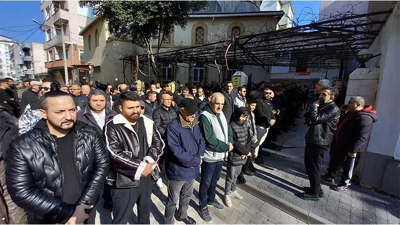 Davulcu Ahmet İzgi Balıkesir'de Son Yolculuğuna Uğurlandı Davulcu Ahmet İzgi Balıkesir'de Son Yolculuğuna Uğurlandı