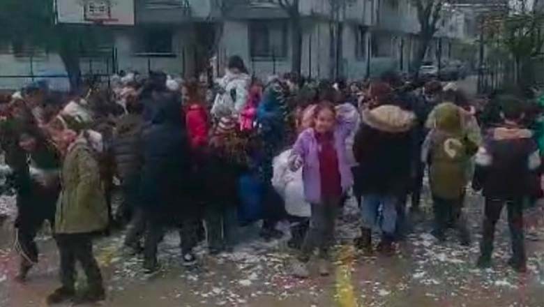 Gönen’de Öğrencilere Kar Sürprizi! Gönen’de Öğrencilere Kar Sürprizi!
