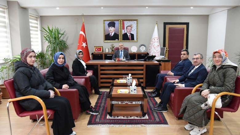 Kur’an-ı Kerim Bölge Şampiyonundan İl Müdürü Demir'e Ziyaret Kur’an-ı Kerim Bölge Şampiyonundan İl Müdürü Demir'e Ziyaret