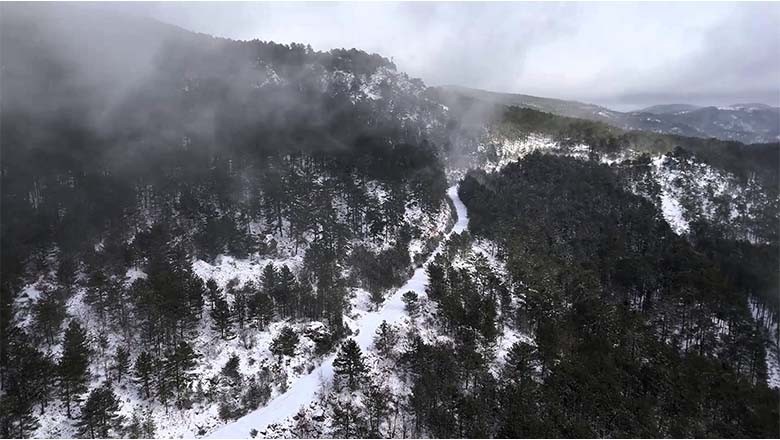 Sındırgı'daki Ulus Dağı, Kar Yağışının Ardından Beyazlara Büründü Sındırgı'daki Ulus Dağı, Kar Yağışının Ardından Beyazlara Büründü