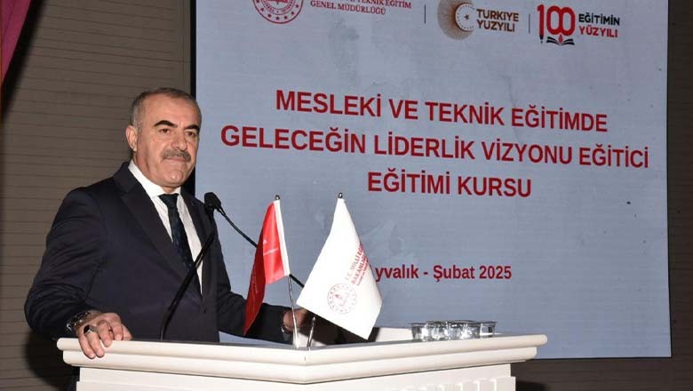 Türkiye'nin Dört Bir Yanından Eğitim Liderleri Ayvalık’ta Buluştu! Türkiye'nin Dört Bir Yanından Eğitim Liderleri Ayvalık’ta Buluştu!