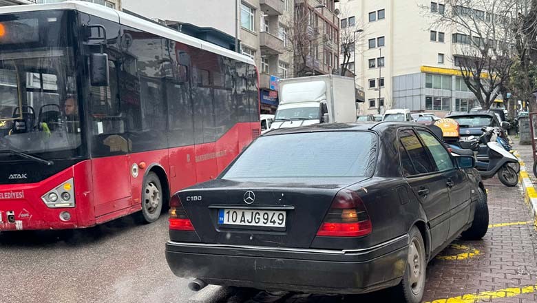 Yayaya Çarpan Sürücünün Panik Anları Yayaya Çarpan Sürücünün Panik Anları
