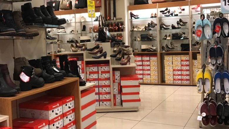 Balıkesir'de Spor Ayakkabılara İlgi Arttı