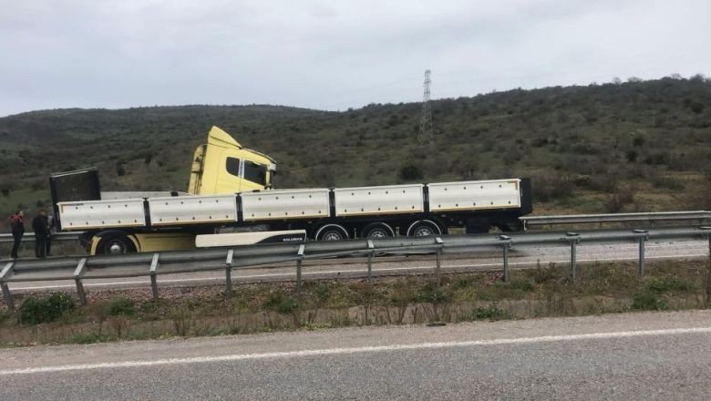 Gönen-Bandırma Yolunda TIR Kazası Trafiği Felç Etti