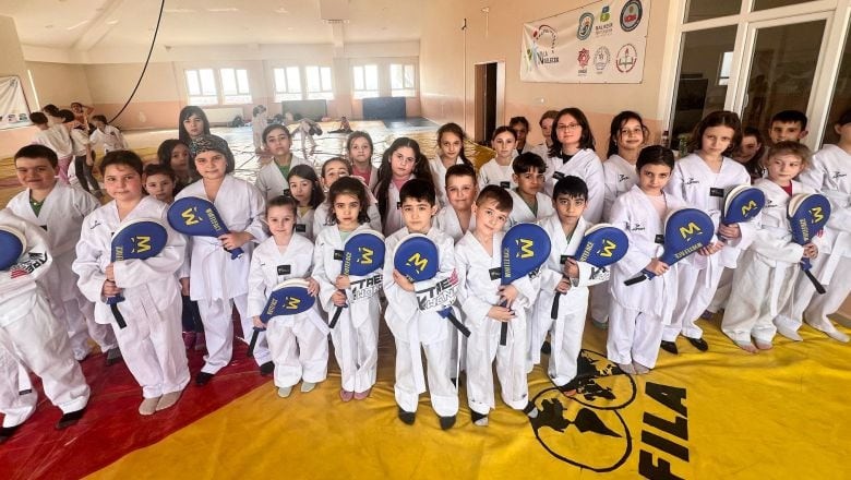 Balıkesir'de Kış Spor Okulları Devam Ediyor