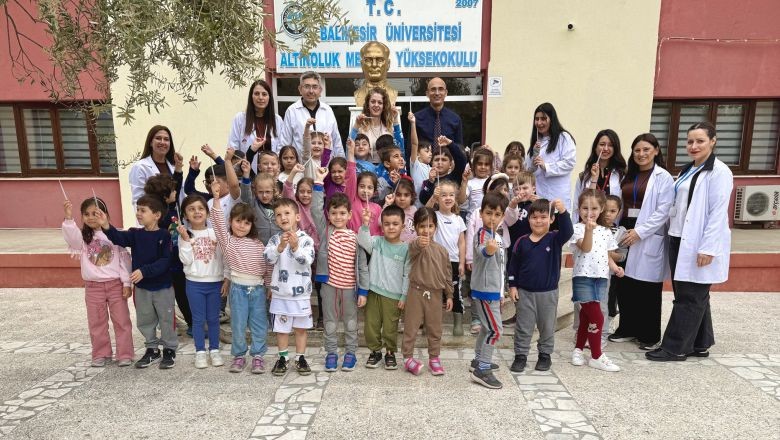 Balıkesir'de Minik Zihinler Bilimle Buluştu