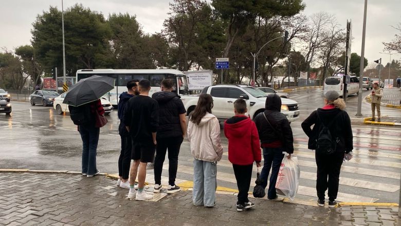 Balıkesir’de Gök Gürültülü Sağanak Yağış Başladı
