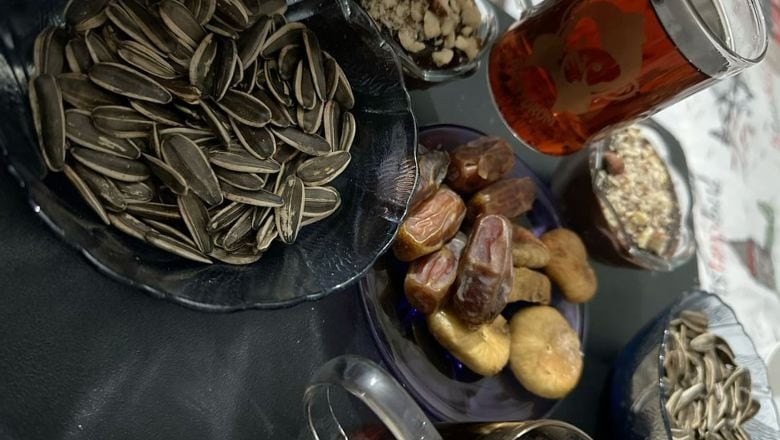 Balıkesir'de İftar Sonrası Çekirdek Keyfi