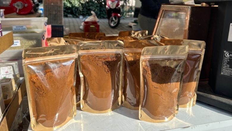 Balıkesir'in Semt Pazarı Çekilmiş Kahve Kokuyor