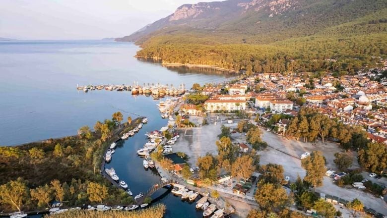 Deniz Üstü Köpürür Türküsü Nerenin?