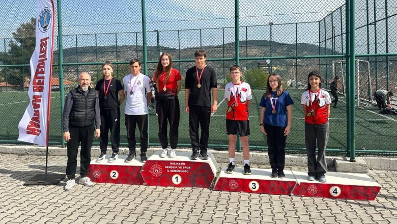 268 Sporcu Havran'da Tarihi Noktaları Keşfetti