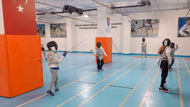 Balıkesir'de Kış Spor Okulları Devam Ediyor