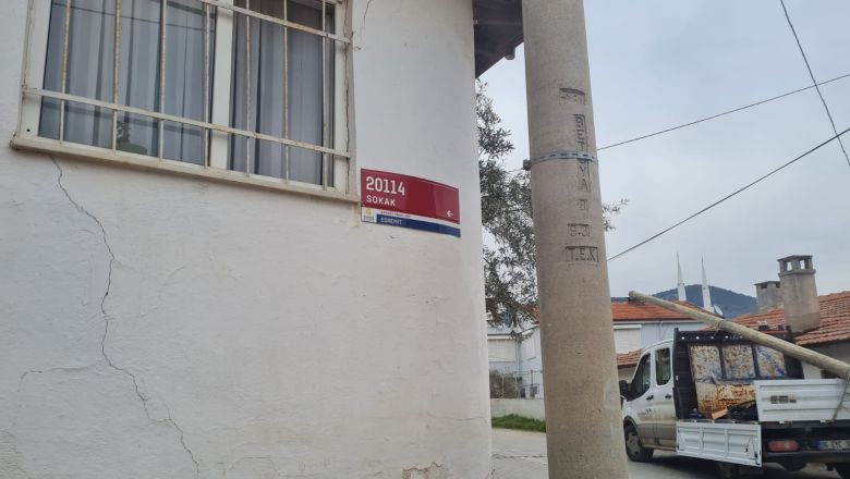 Edremit'te Kablo Hırsızları Mahalleyi İletişimsiz Bıraktı!