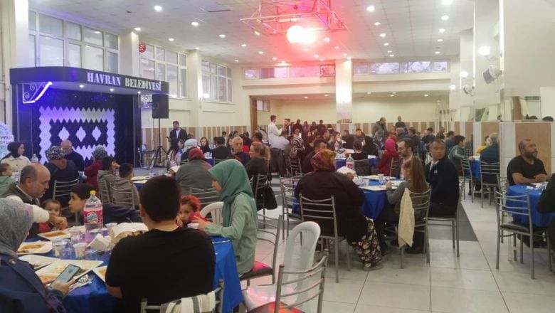 Havran’da Yetim ve Öksüz Çocuklar İçin İftar Düzenlendi