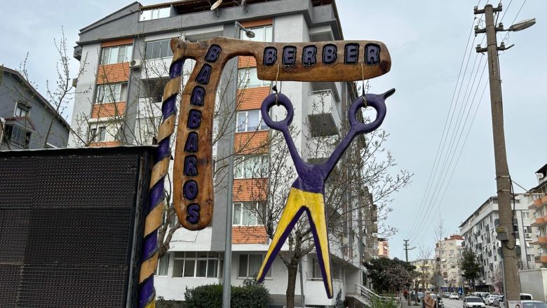 Balıkesirli Berberlerin Makası