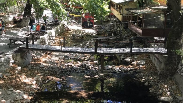 Balıkesir'de Zeytin Bahçelerinin Ortasında Bir Köy!