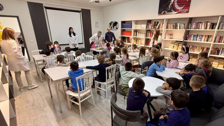 Balıkesir'de Minik Zihinler Bilimle Buluştu