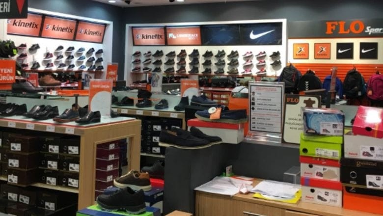 Balıkesir'de Spor Ayakkabılara İlgi Arttı