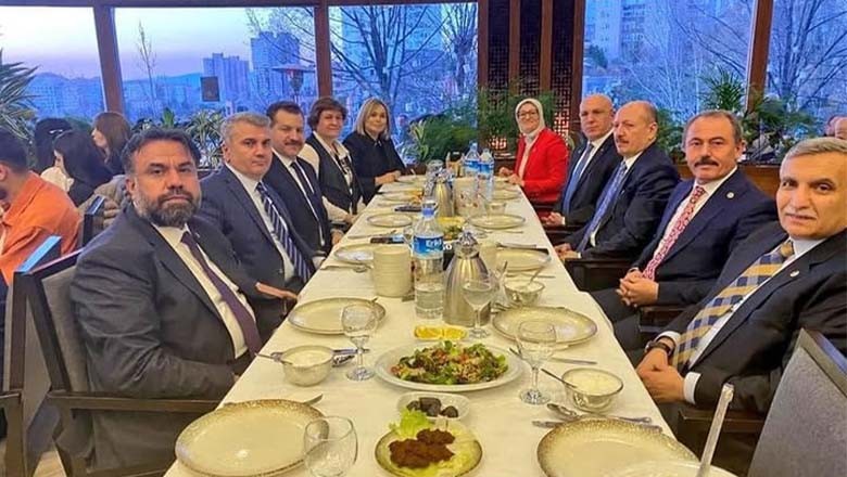 AK Parti, Balıkesir’de Ramazan’ın Bereketini Vatandaşlarla Paylaşıyor