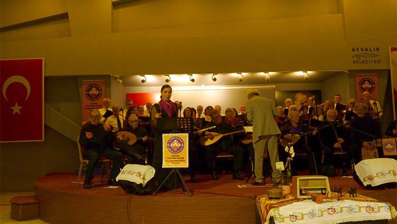 Ayvalık’ta "Yurdumun Türküleri" Konserine Yoğun İlgi Ayvalık’ta "Yurdumun Türküleri" Konserine Yoğun İlgi