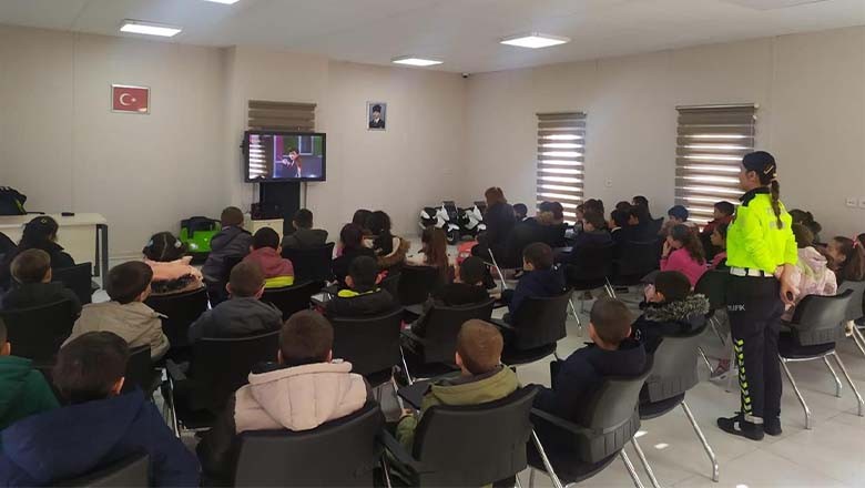 Balıkesir’de 553 Öğrenciye Trafik Eğitimi Verildi Balıkesir’de 553 Öğrenciye Trafik Eğitimi Verildi