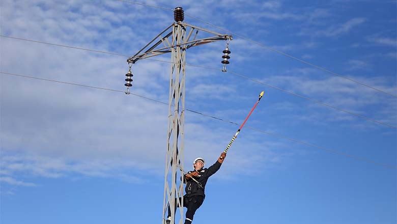 Balıkesir’de Bayramda Kesintisiz Elektrik İçin UEDAŞ’tan Yoğun Mesai Balıkesir’de Bayramda Kesintisiz Elektrik İçin UEDAŞ’tan Yoğun Mesai