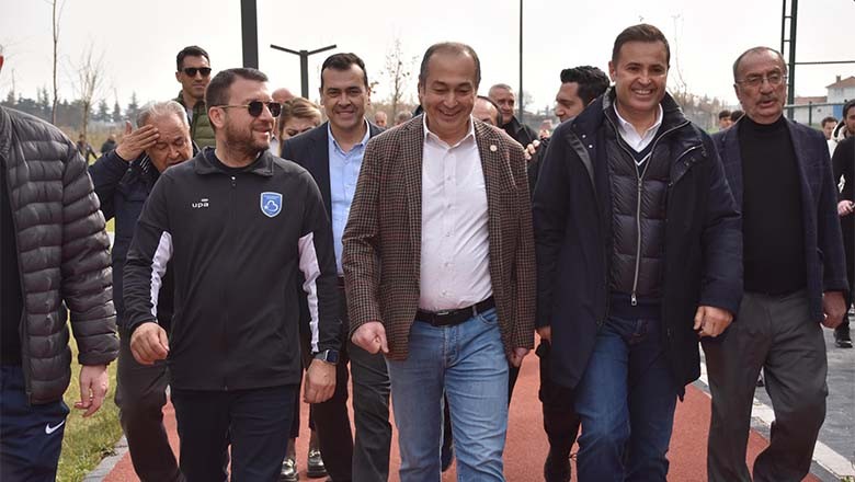 Balıkesirspor’dan Efsane Kaptan Can Cangök'e Vefa Balıkesirspor’dan Efsane Kaptan Can Cangök'e Vefa