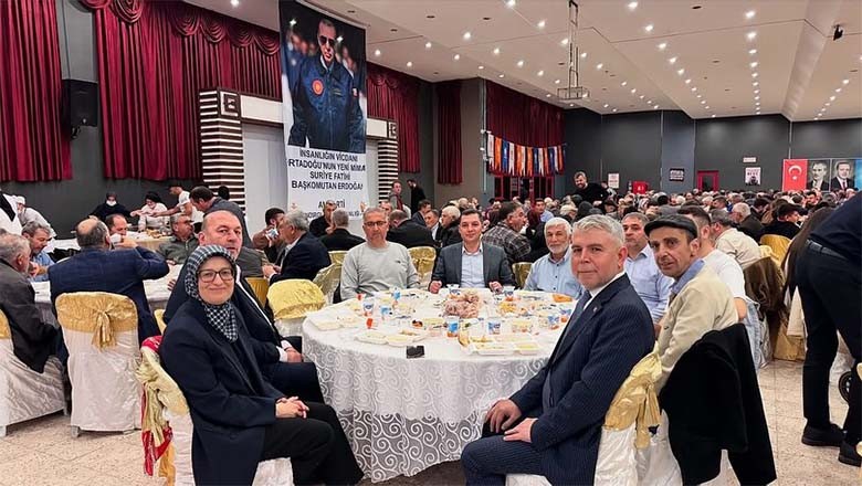 Başkan Mustafa Göksel, Sındırgı’daki İftar Programına Katıldı Başkan Mustafa Göksel, Sındırgı’daki İftar Programına Katıldı
