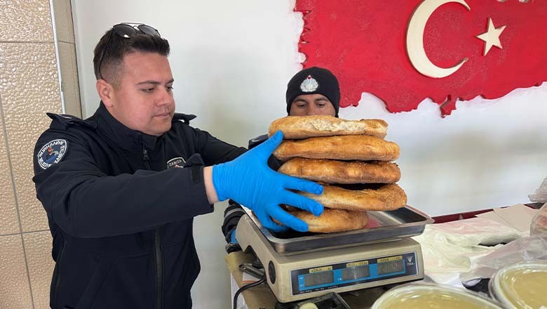 Burhaniye'de Gıda Denetimleri Aralıksız Devam Ediyor Burhaniye'de Gıda Denetimleri Aralıksız Devam Ediyor