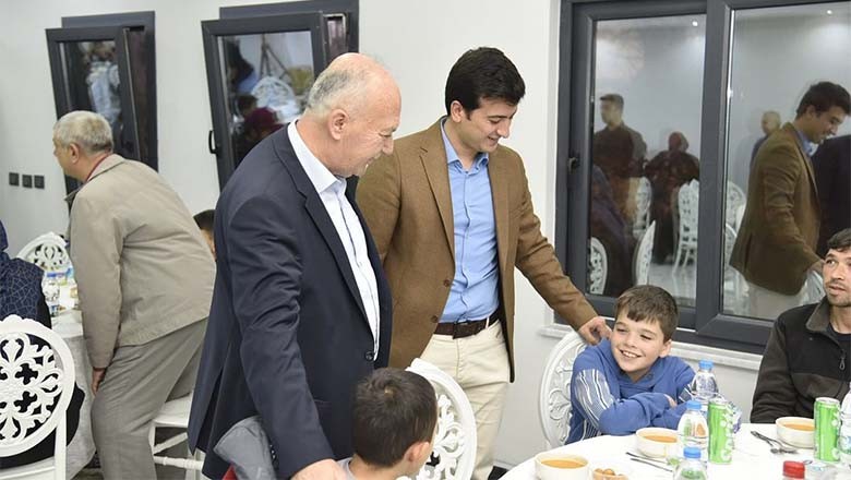 Dursunbey Belediyesi'nden 'Gönlümüz Bir, Soframız Bir' İftar Programı Dursunbey Belediyesi'nden 'Gönlümüz Bir, Soframız Bir' İftar Programı