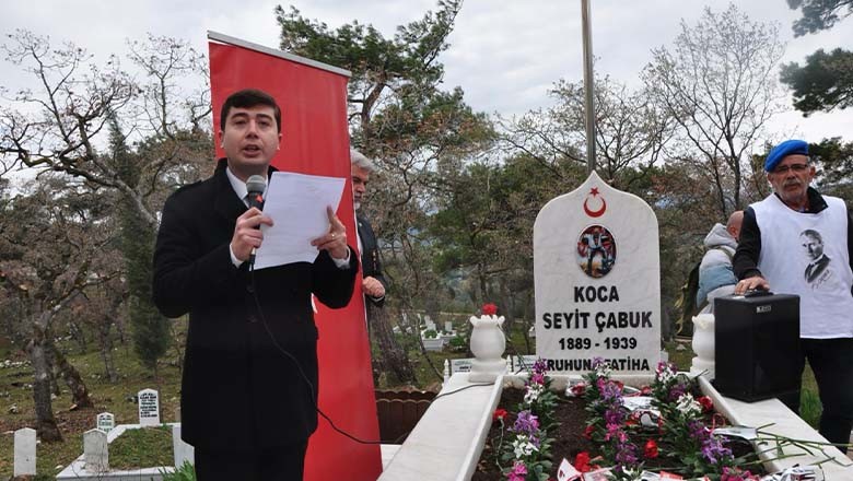 Edremit ADD, Çanakkale Kahramanı Kocaseyit'i Mezarı Başında Andı Edremit ADD, Çanakkale Kahramanı Kocaseyit'i Mezarı Başında Andı