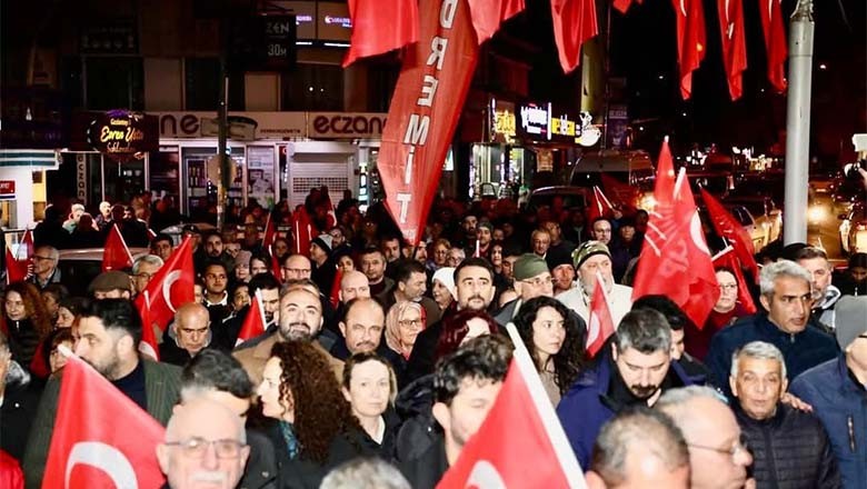 Edremit'te İmamoğlu İçin Destek Yürüyüşü Edremit'te İmamoğlu İçin Destek Yürüyüşü