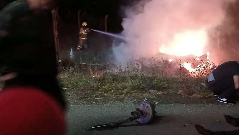 Kaza Yapan Otomobil Alev Topuna Döndü! 1 Ölü, 1 Yaralı Kaza Yapan Otomobil Alev Topuna Döndü! 1 Ölü, 1 Yaralı