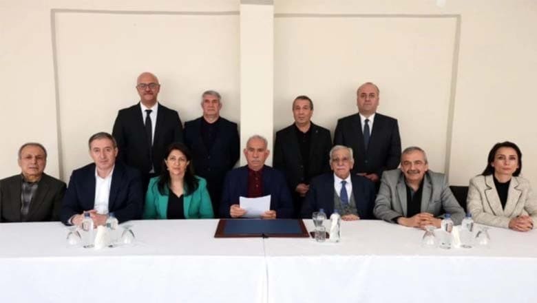 PKK, Öcalan'ın Çağrısı Üzerine Ateşkes İlan Etti PKK, Öcalan'ın Çağrısı Üzerine Ateşkes İlan Etti