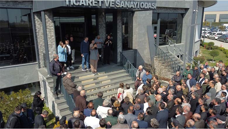Tavuk Üreticilerinden Sert Uyarı: "Üretim Durabilir!" Tavuk Üreticilerinden Sert Uyarı: "Üretim Durabilir!"