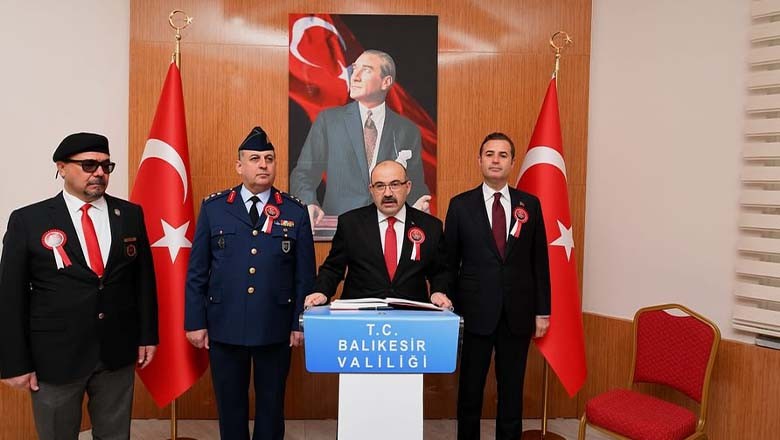 Vali Ustaoğlu,18 Mart Şehitleri Anma Günü Programına Katıldı Vali Ustaoğlu,18 Mart Şehitleri Anma Günü Programına Katıldı