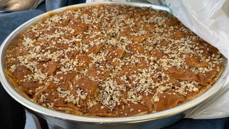 Balıkesir’de Bayramın Tatlı Geleneği: Ev Baklavası