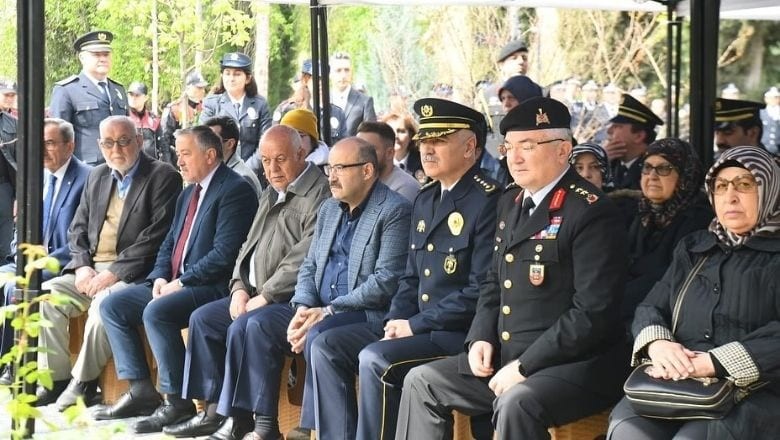 Vali İsmail Ustaoğlu Polis Şehitliği’ni Ziyaret Etti