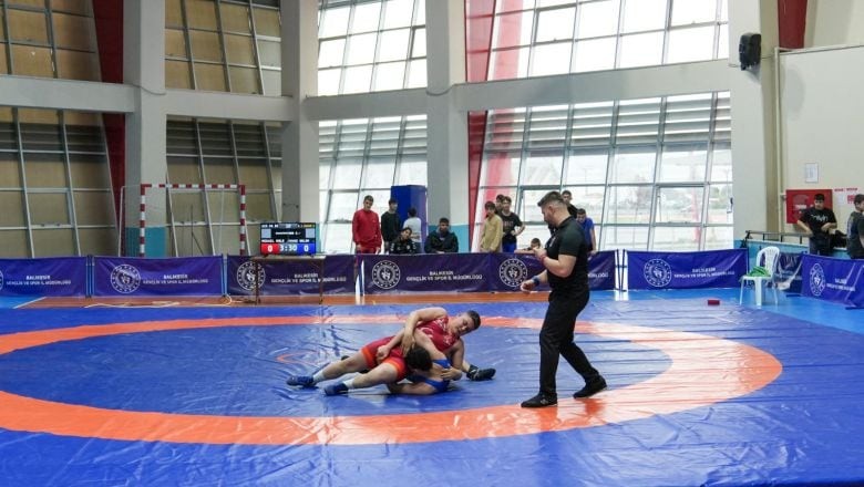 U15 Güreşçileri Minderde Ter Döktü