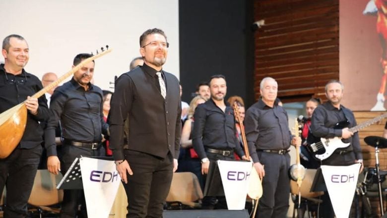 Edremit'te Sağlıkçılardan Unutulmaz Konser