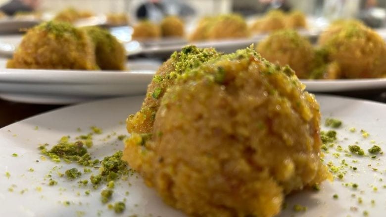 Ferahlık Dolu Tat: Limonlu İrmik Helvası