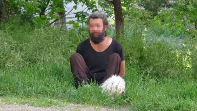 Balıkesir'de İki Hafta Cesetle Yaşadı!