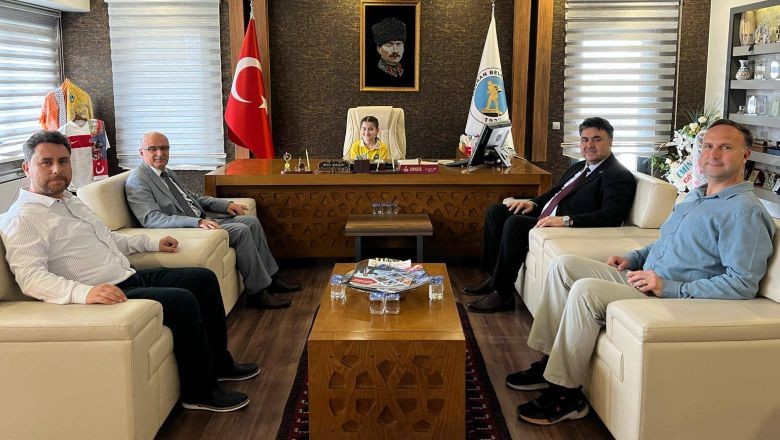 Havran'da Başkanlık Koltuğu Çocukların