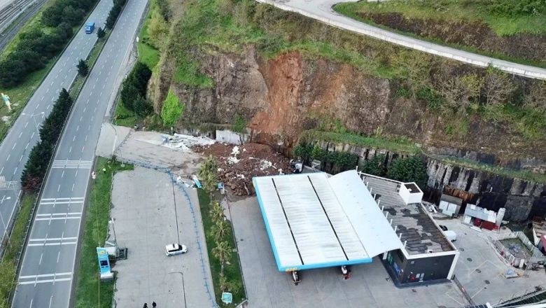 Toprak Kayması Can Aldı!