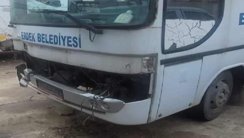 Belediyenin Aracını Çaldı! 7 Araca Çarptı