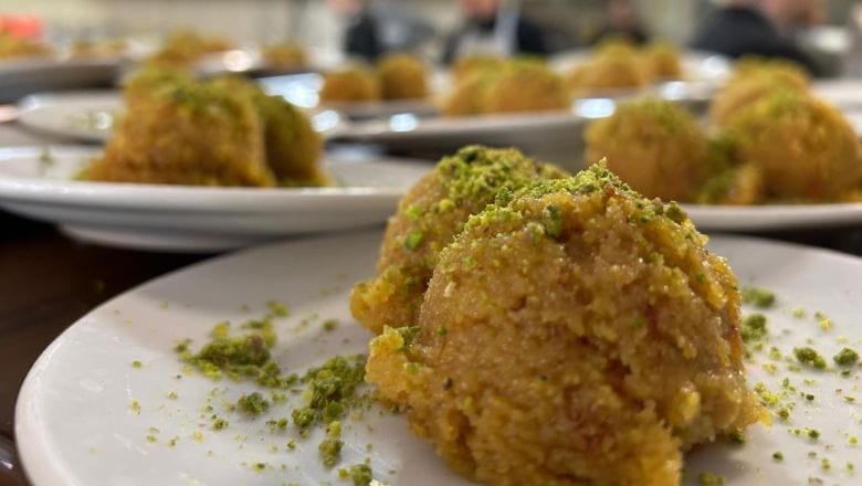Ferahlık Dolu Tat: Limonlu İrmik Helvası